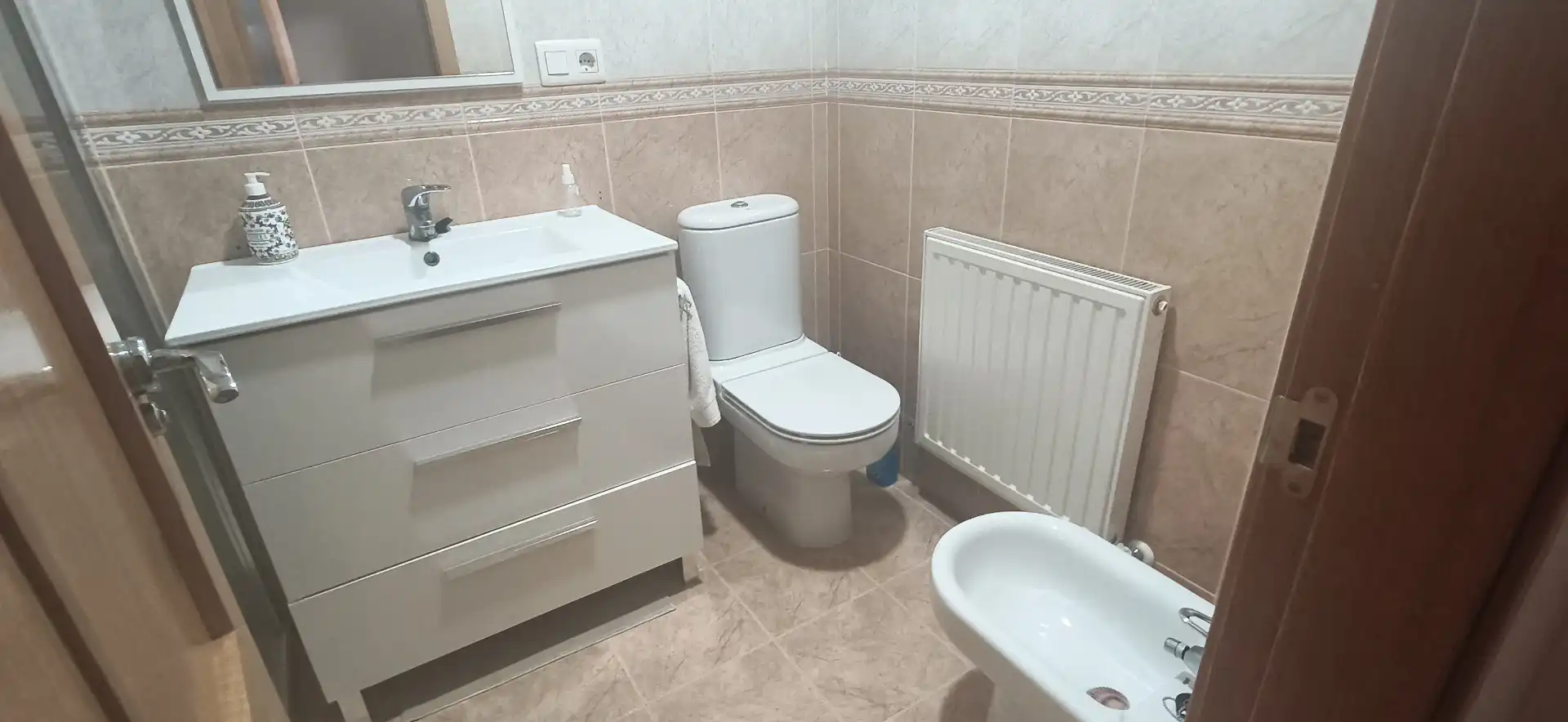 Baño de Piso de alquiler en Burgos con Calefacción, Parquet y Trastero