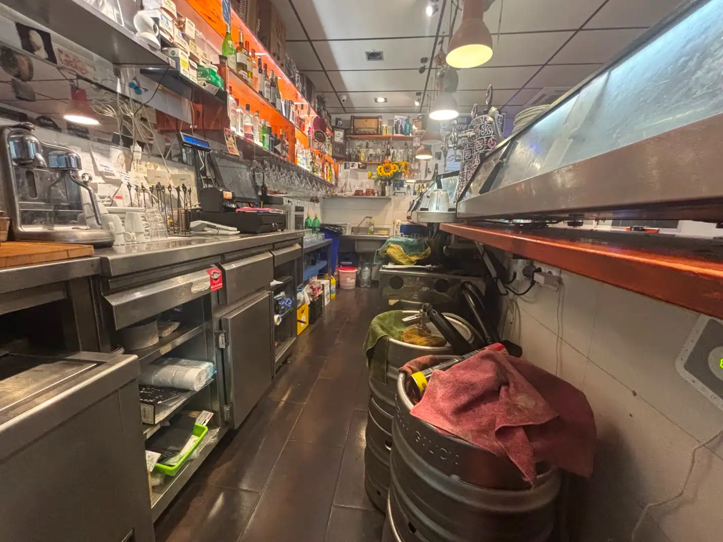 Business premises for transfer in Sants - Montjuïc, imagen 9