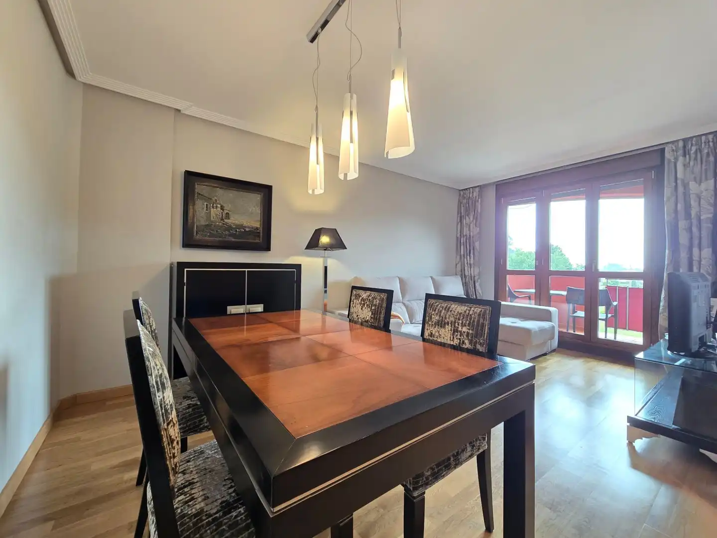 Comedor de Piso en venta en Llanes con Calefacción, Terraza y Trastero