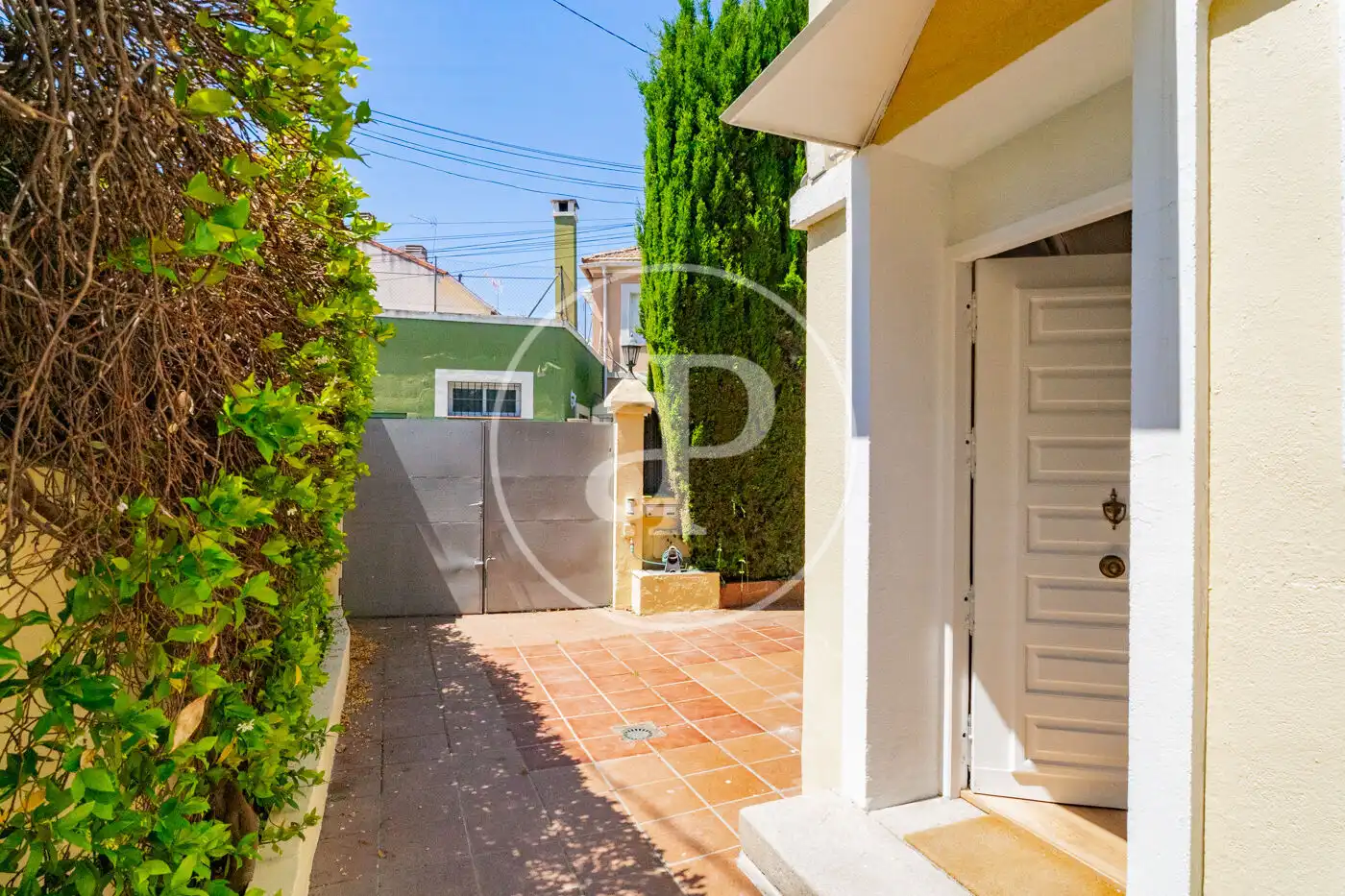 Vista exterior de Casa o chalet de alquiler en Madrid con Aire acondicionado, Calefacción y Jardín privado