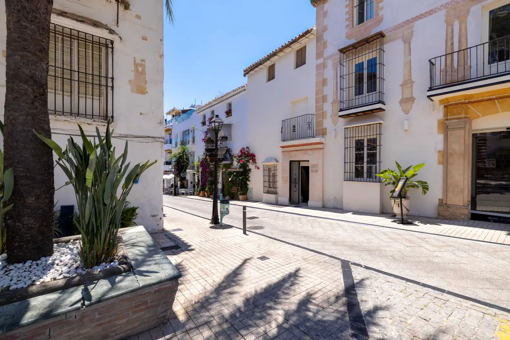 Vista exterior de Edifici en venda en Marbella