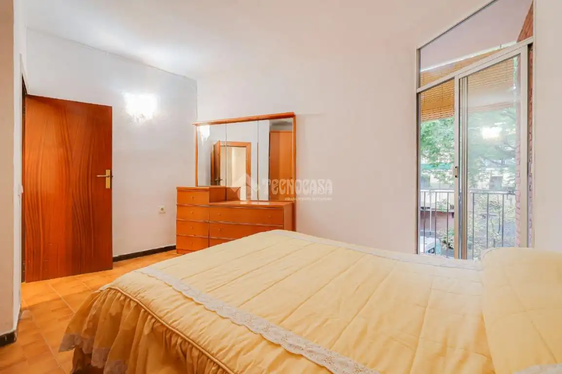 Schlafzimmer von Wohnung zum Verkauf in Barcelona mit Balkon