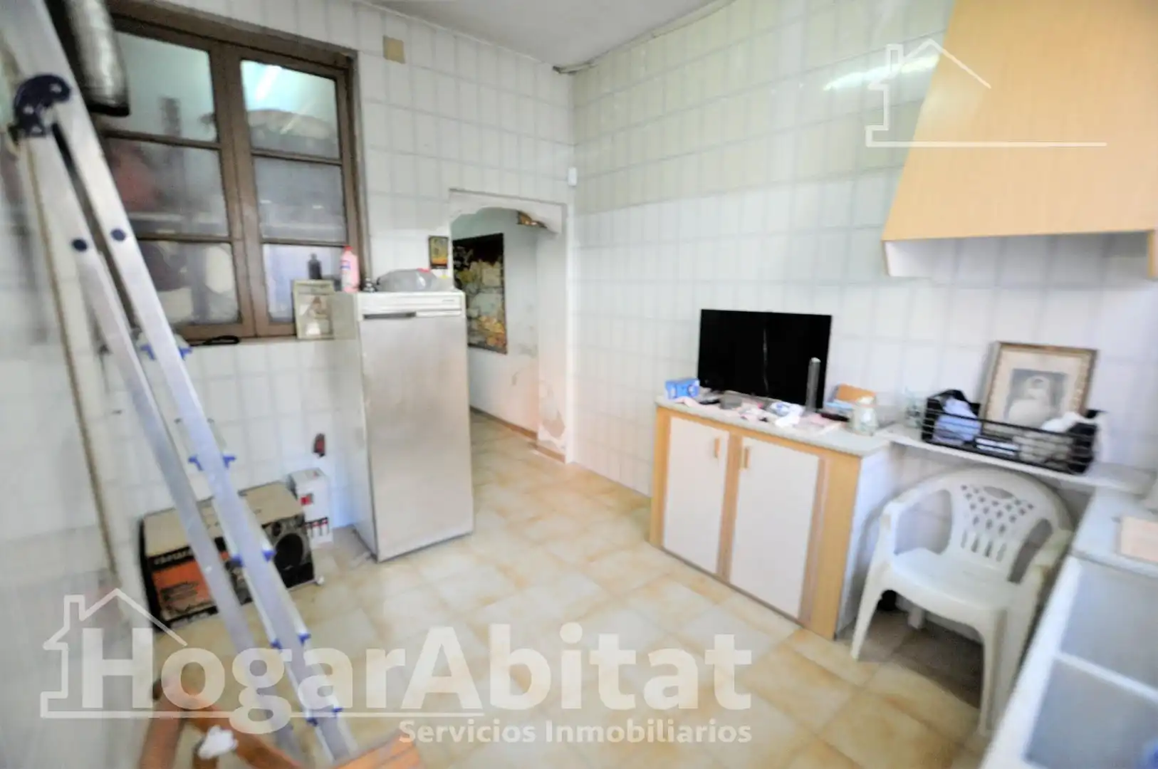 Cuina de Casa o xalet en venda en La Pobla de Vallbona amb Terrassa i Traster