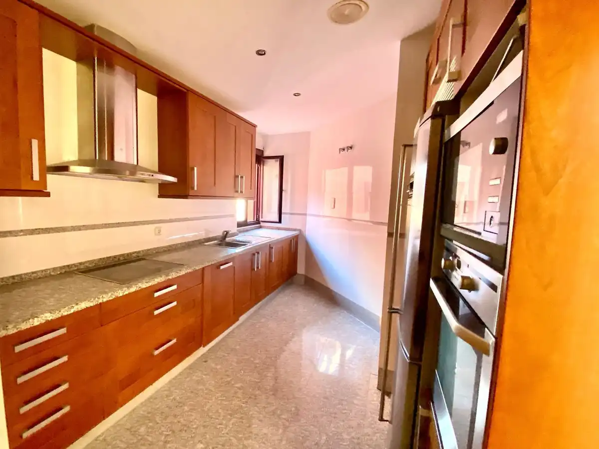 Cuina de Apartament en venda en Estepona amb Terrassa, Traster i Moblat