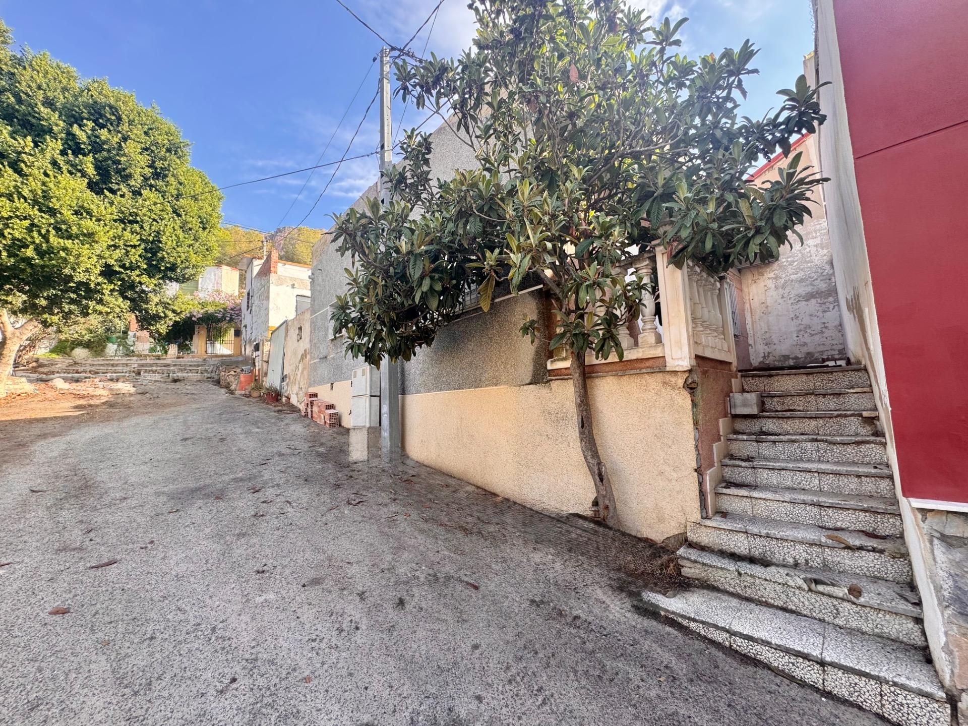 Vista exterior de Casa adosada en venda en Orihuela amb Terrassa i Traster