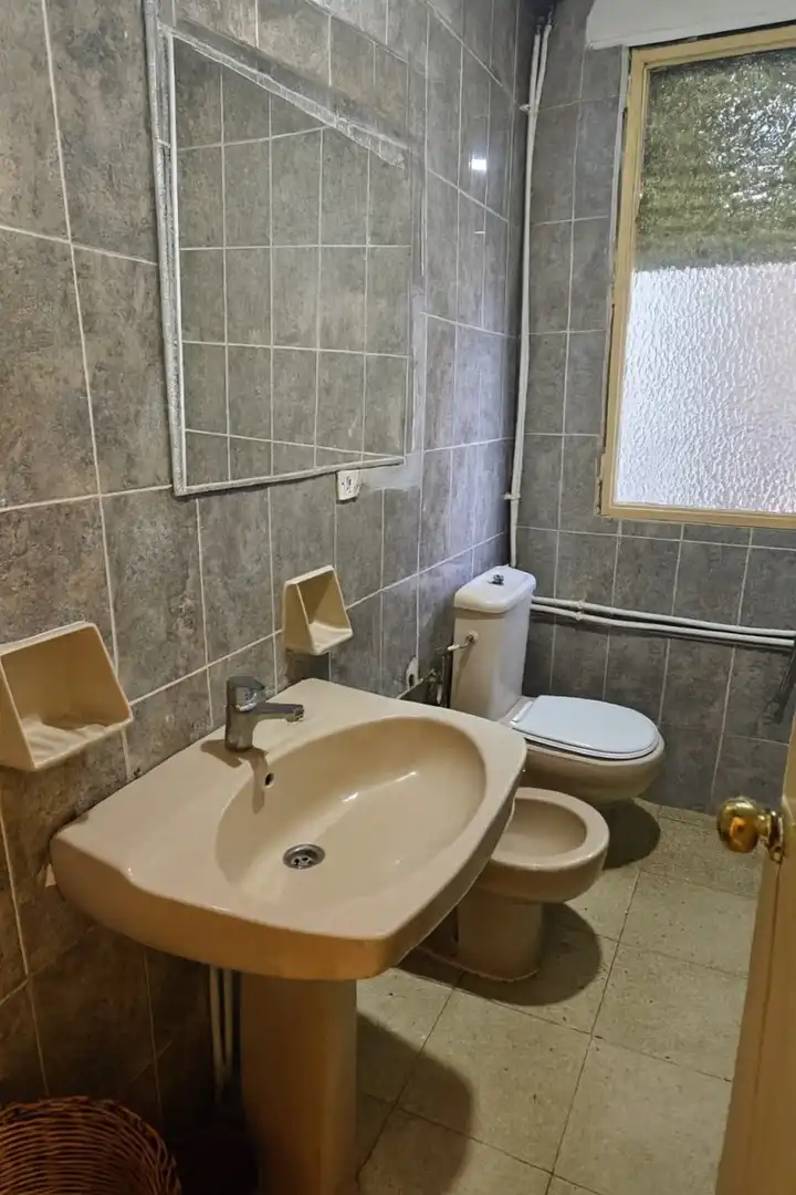 Baño de Piso en venta en Cáceres con Aire acondicionado, Calefacción y Jardín privado