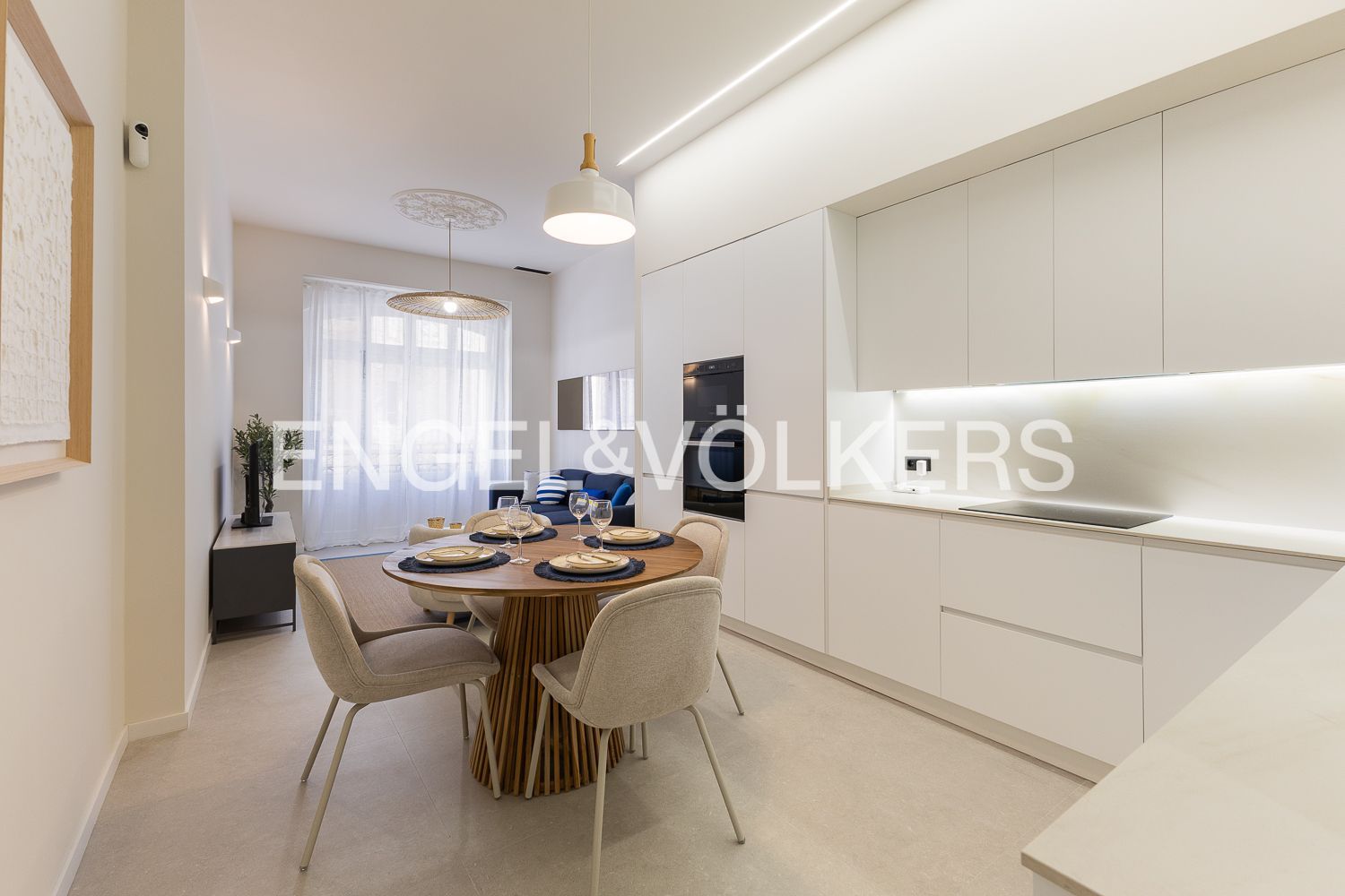 Menjador de Pis de lloguer en  Valencia Capital amb Aire condicionat, Calefacció i Parquet