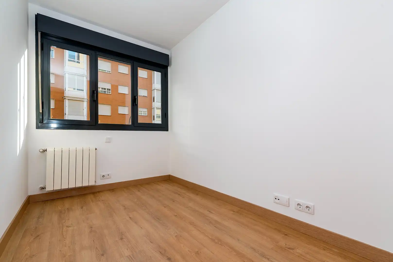 Bedroom of Flat for sale in Madrid  with Storage room and Community pool