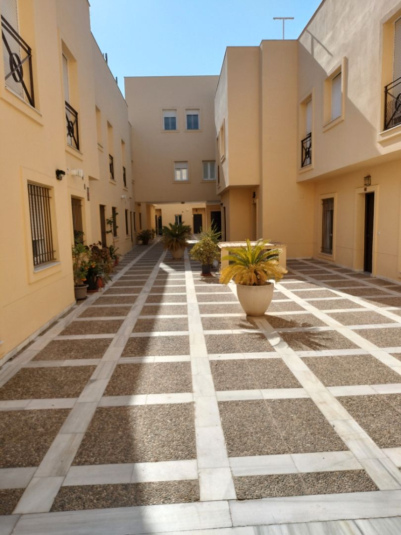 Exterior view of Duplex to rent in Jerez de la Frontera  with Air Conditioner, Heating and Furnished