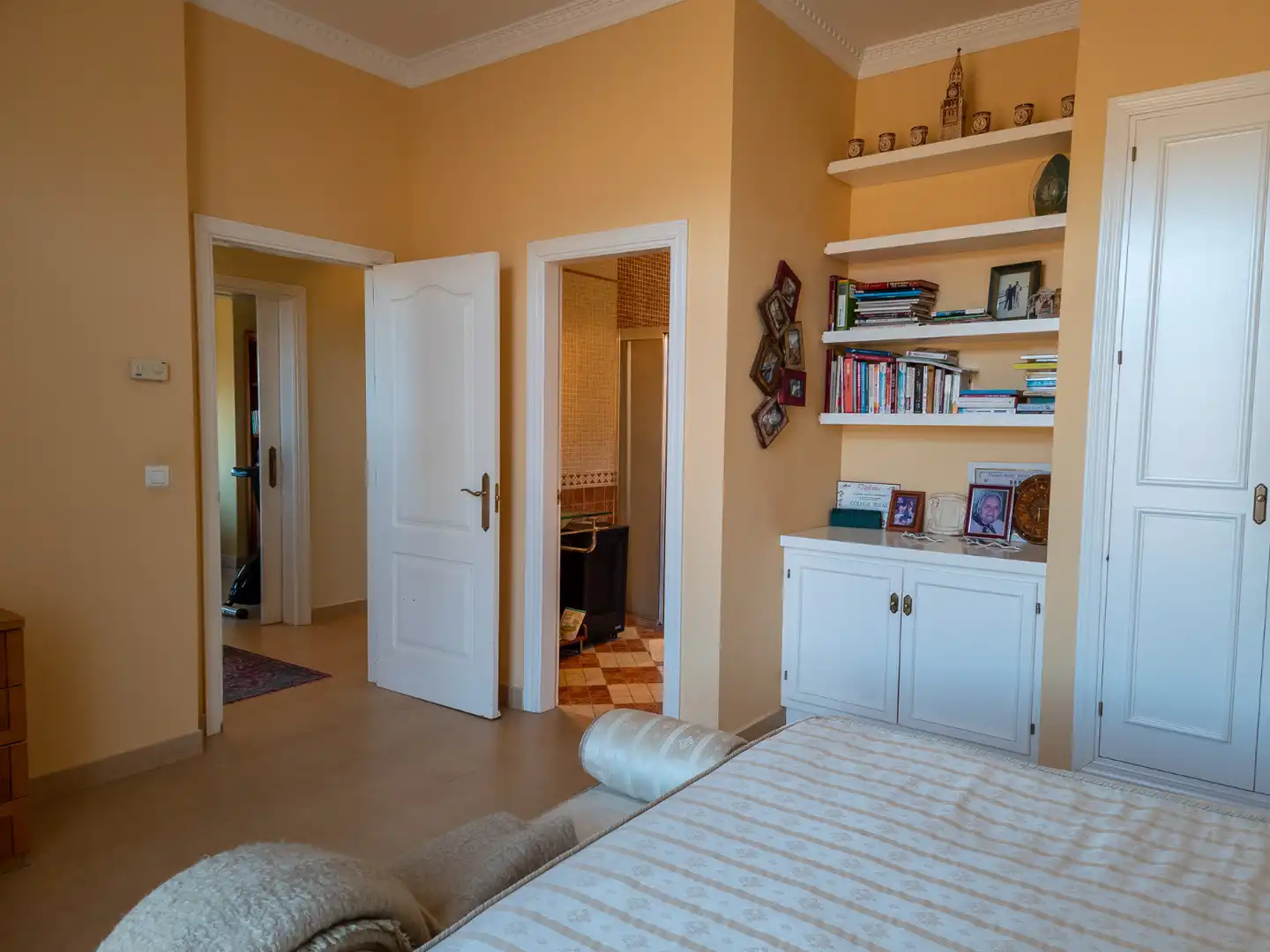 Bedroom of Houses for sale in Estepona  with Air Conditioner, Private garden and Terrace