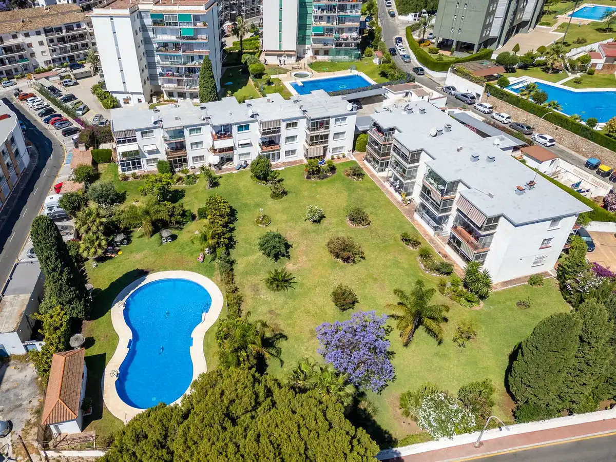 Außenansicht von Wohnung zum Verkauf in Benalmádena mit Klimaanlage und Gemeinschaftspool