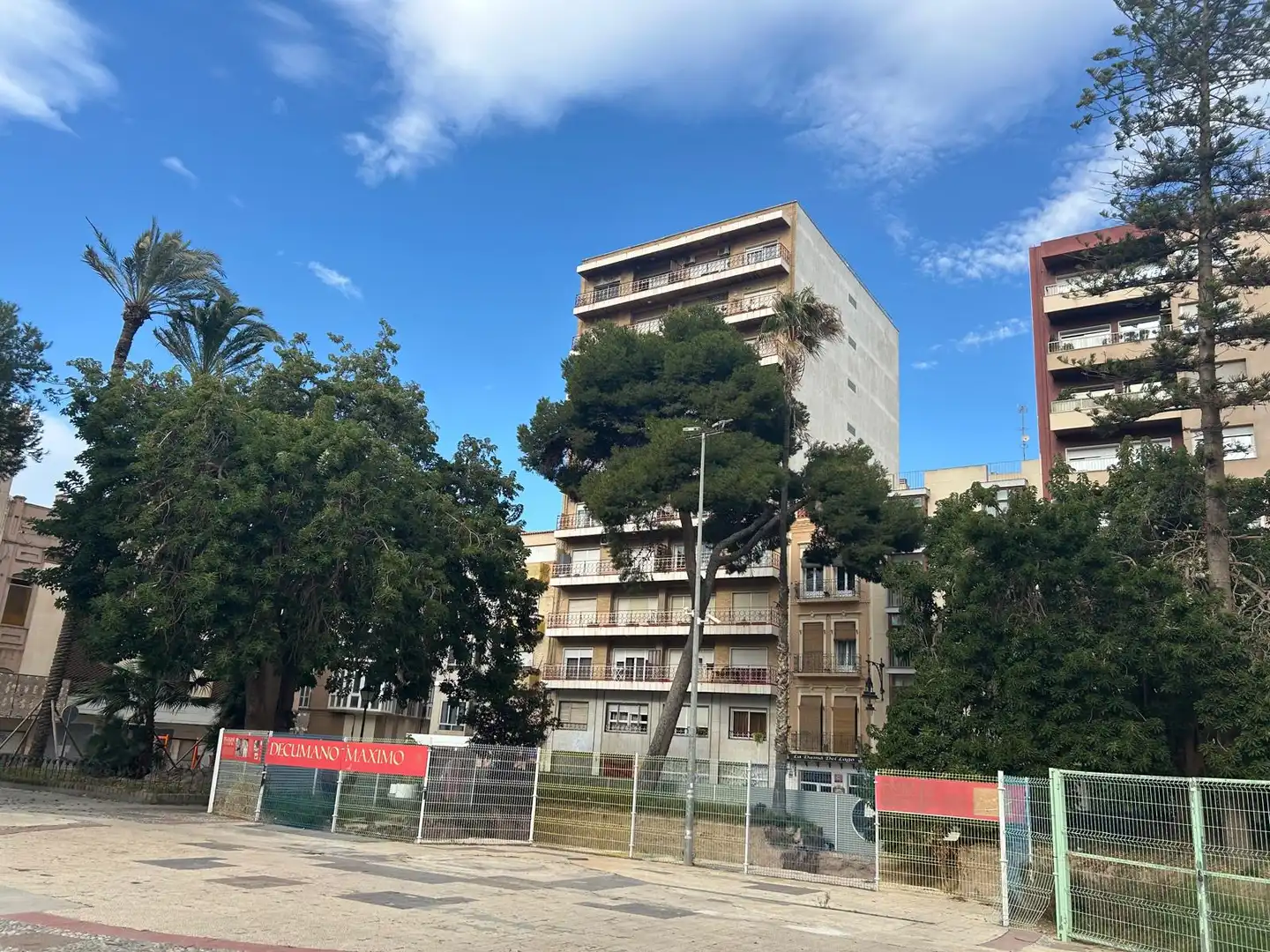 Vista exterior de Edificio en venta en Cartagena