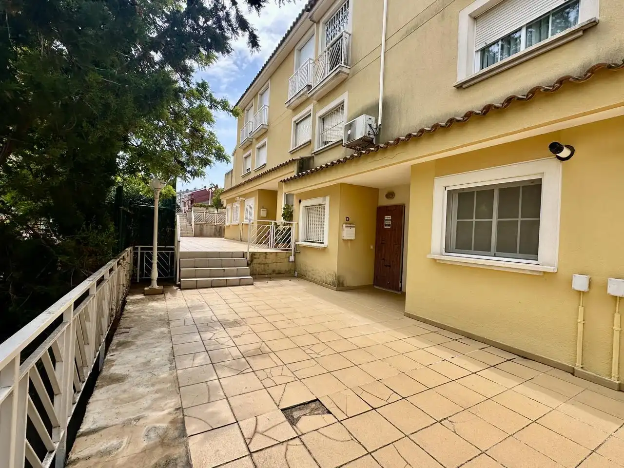 Semi-detached house with pool for sale in Camí de Ferran, imagen 3