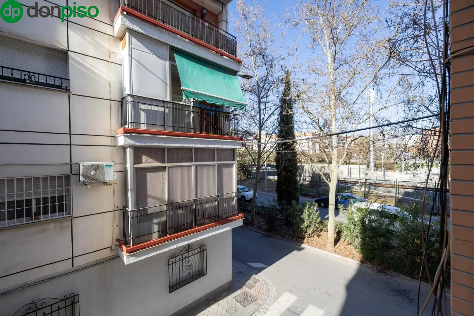 Vista exterior de Piso en venta en Granada