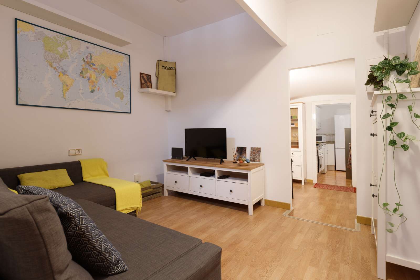 Study to share in Barri de les Corts