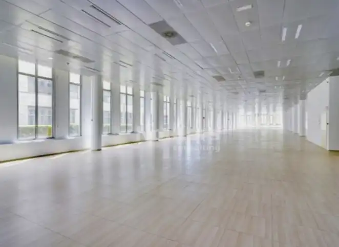Office space with lift to rent in Carrer Tirso de Molina