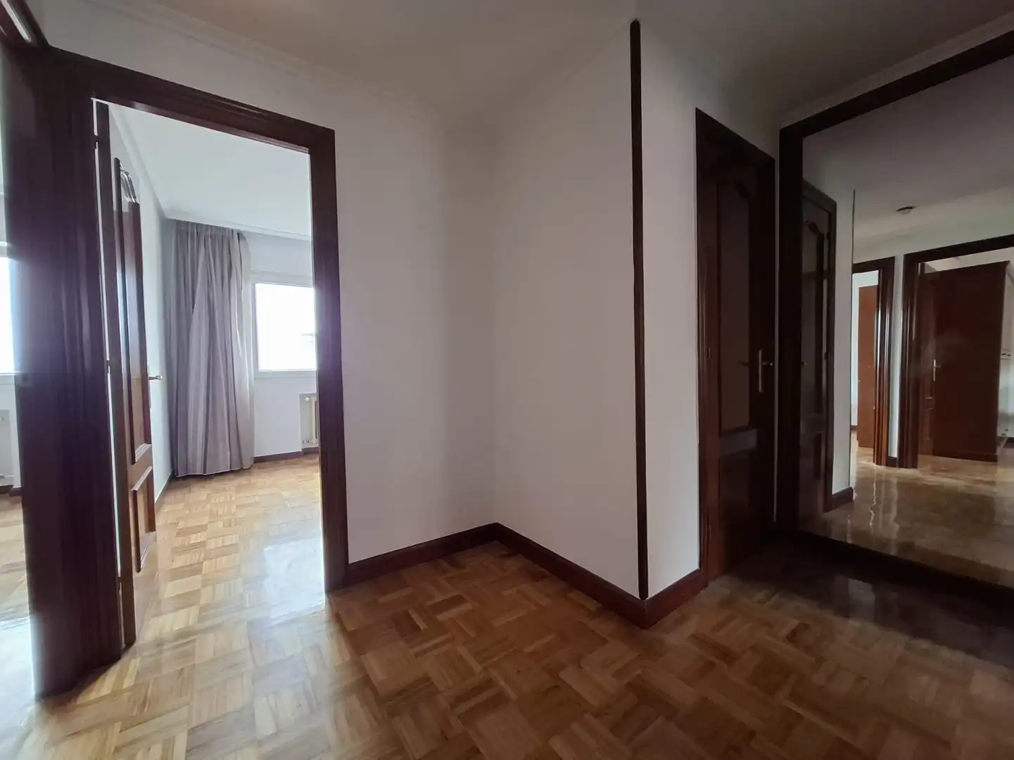 Schlafzimmer von Wohnung zur Miete in Gijón  mit Heizung und Parkett