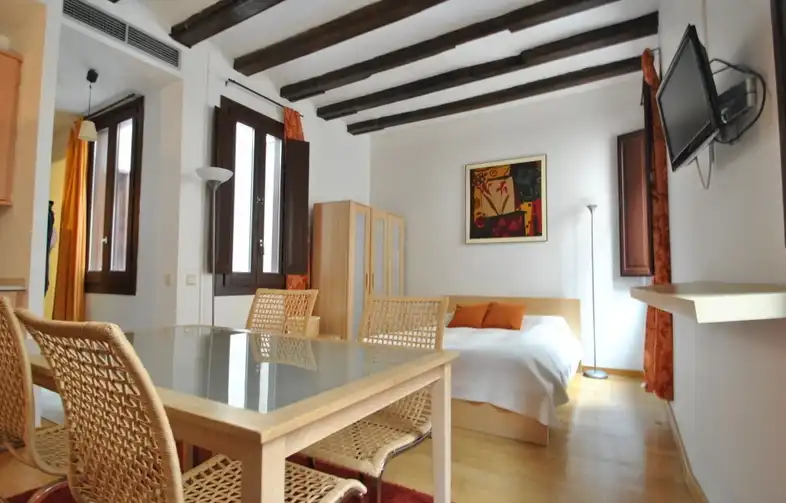 Dormitori de Estudi en venda en Barcelona amb Aire condicionat, Calefacció i Parquet