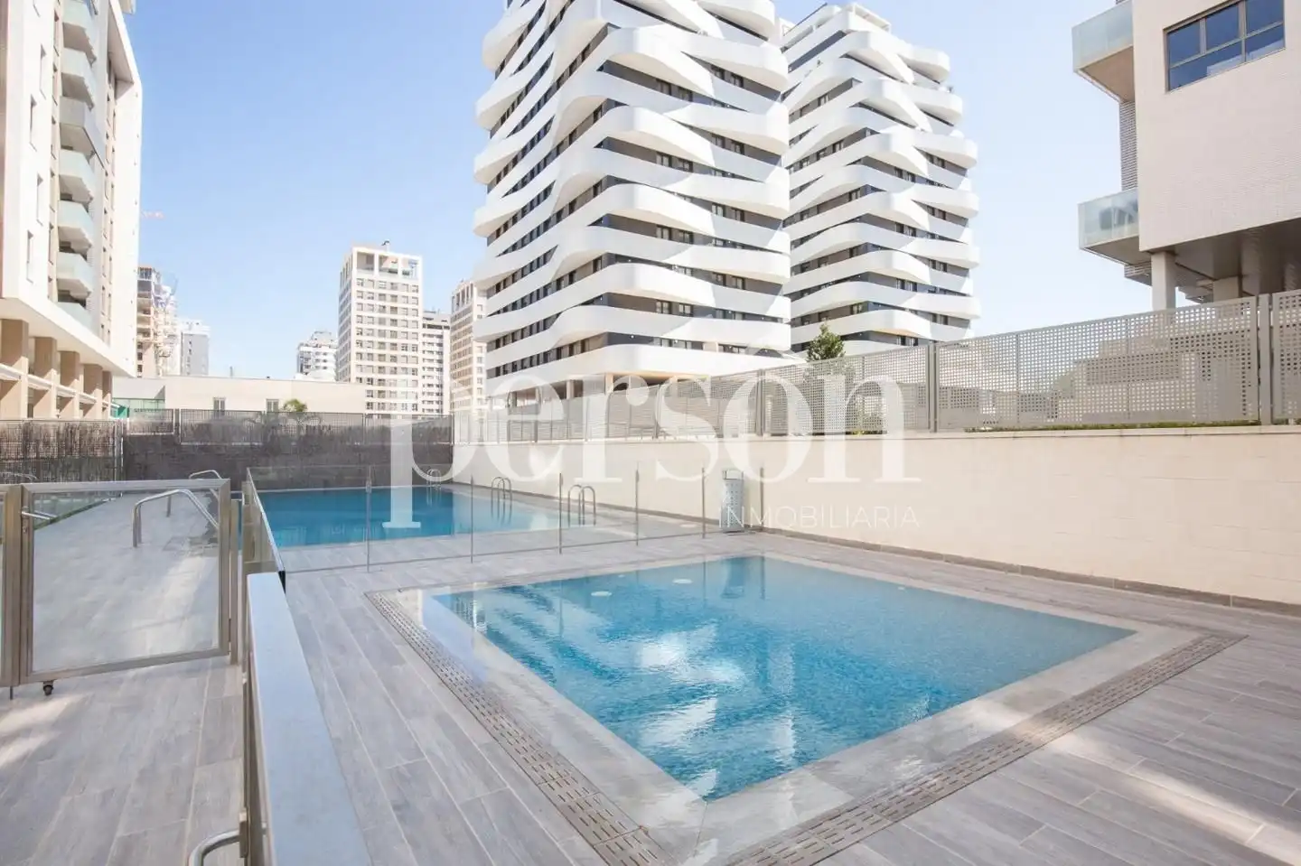 Schwimmbecken von Erdgeschoss zur Miete in Valencia mit Klimaanlage, Terrasse und Schwimmbad