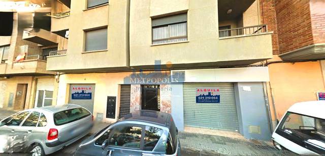 Local comercial en Alquiler en De Lluís Vives en Llombai