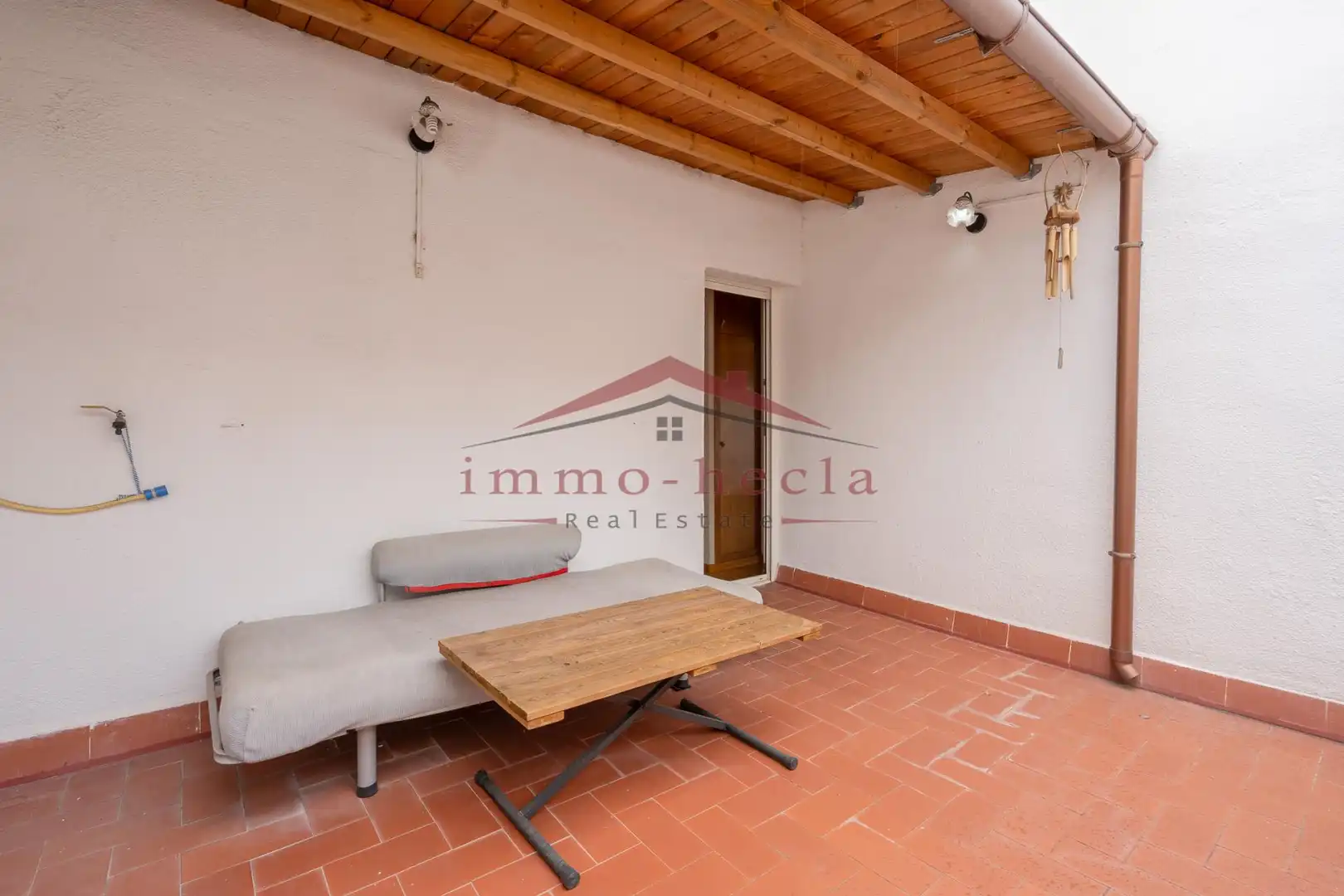 Terrasse von Einfamilien-Reihenhaus zum Verkauf in Vilanova del Camí mit Heizung, Terrasse und Abstellraum
