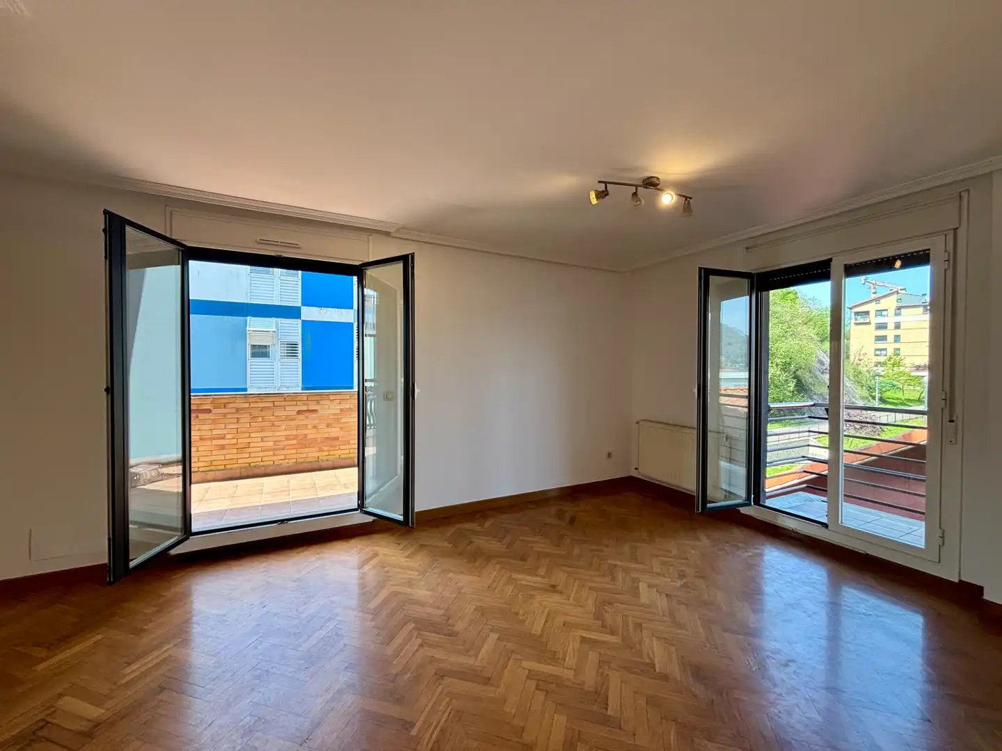 Sala de estar de Dúplex en venta en Donostia - San Sebastián  con Calefacción, Terraza y Lavadora