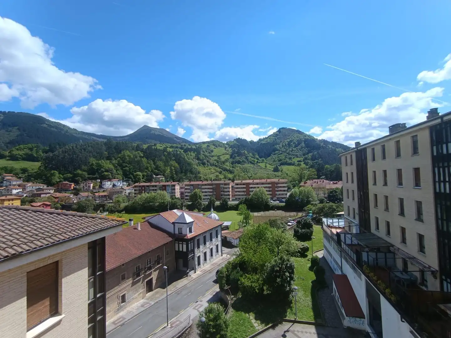 Vista exterior de Piso en venta en Güeñes con Calefacción, Trastero y Amueblado
