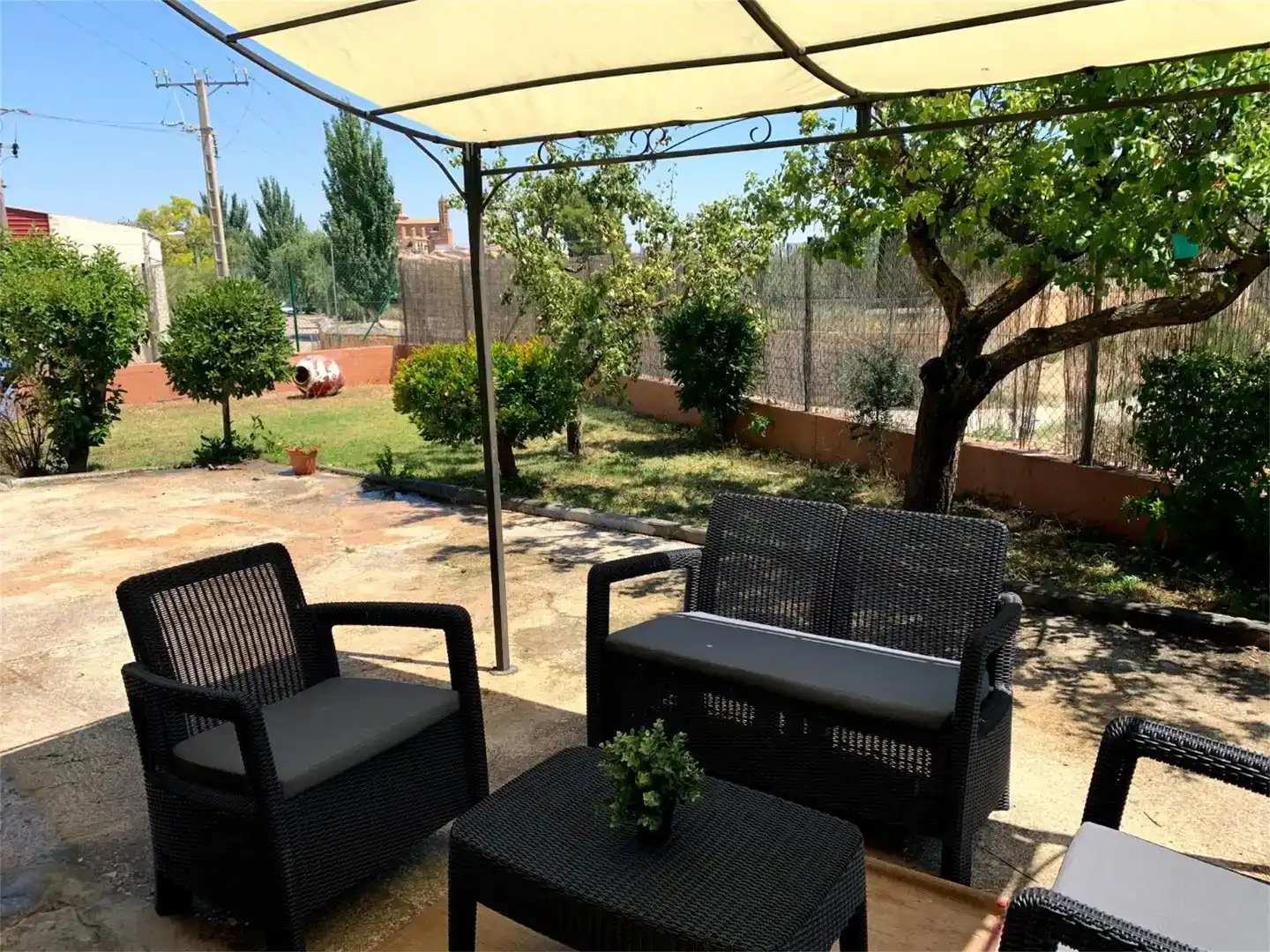 Terrassa de Casa o xalet en venda en Codo amb Jardí privat, Parquet i Piscina