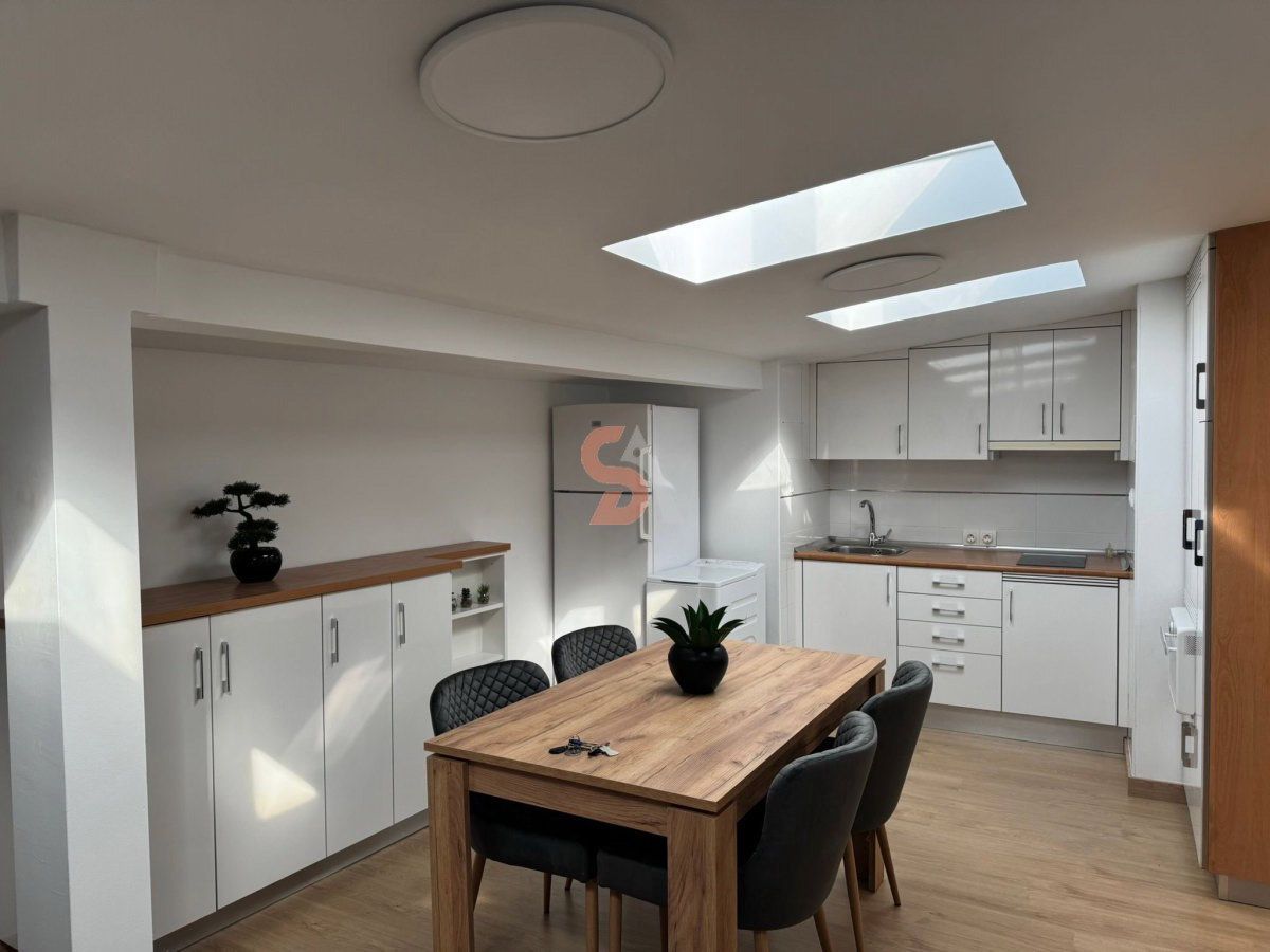 Flat for rent in ANGUSTIAS, Centro