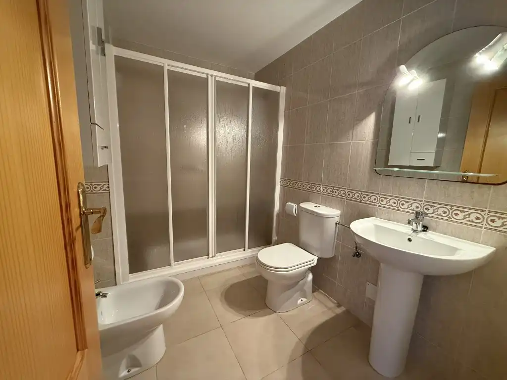 Baño de Apartamento en venta en La Manga del Mar Menor con Piscina