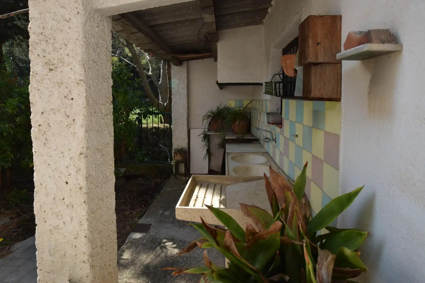 Cuina de Casa o xalet en venda en Alfara de Carles amb Terrassa, Traster i Piscina