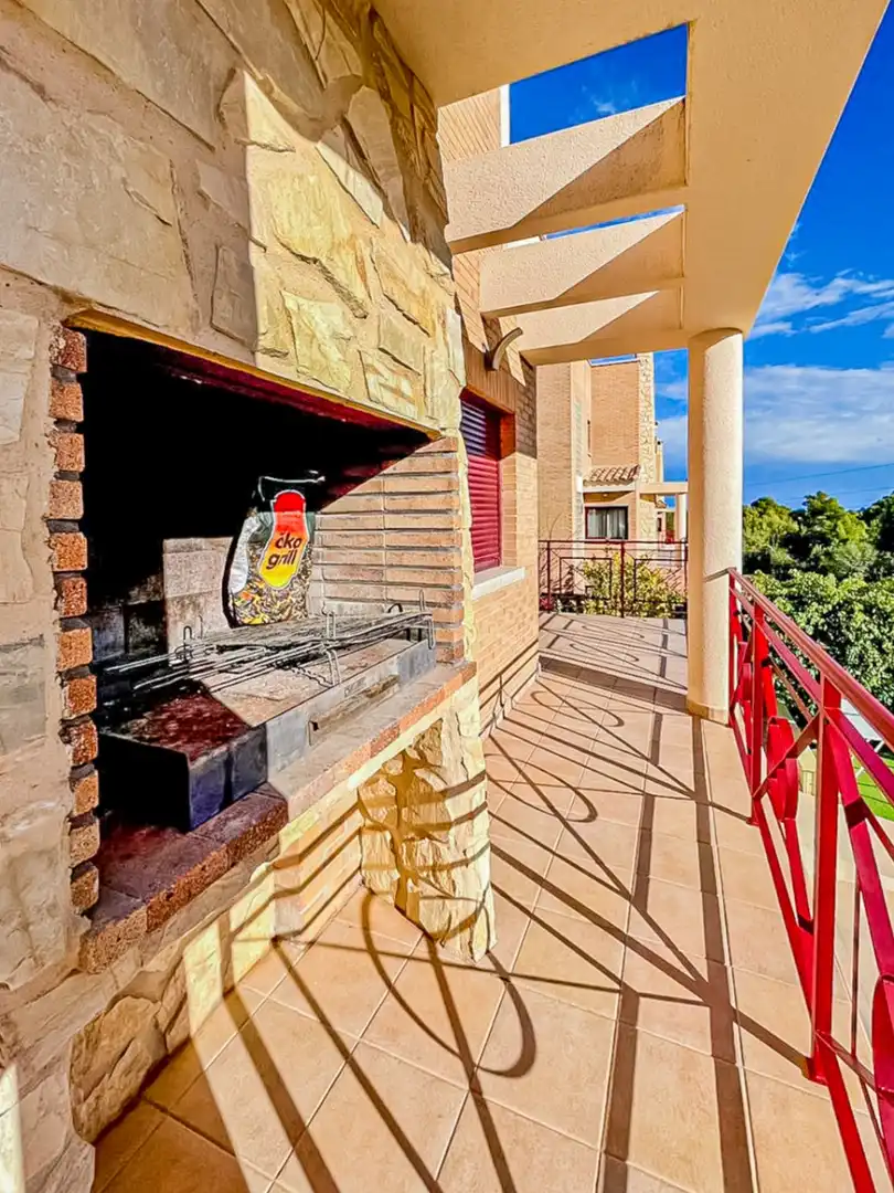 Terrassa de Casa o xalet en venda en Montebello - Nou Espai