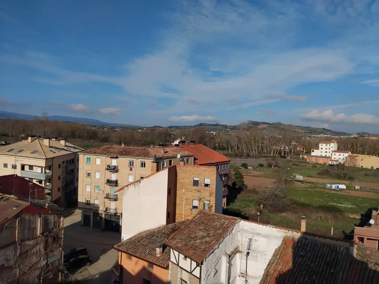 Vista exterior de Piso en venta en Alberite con Calefacción, Trastero y Amueblado