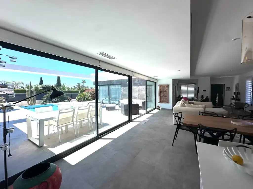 Casa amb piscina en venda a Carrer de la Cuereta, imagen 3