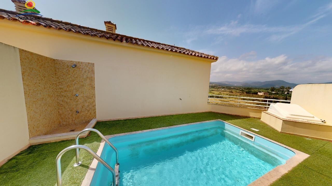 Swimming pool of Attic for sale in Oliva  with Air Conditioner, Heating and Terrace