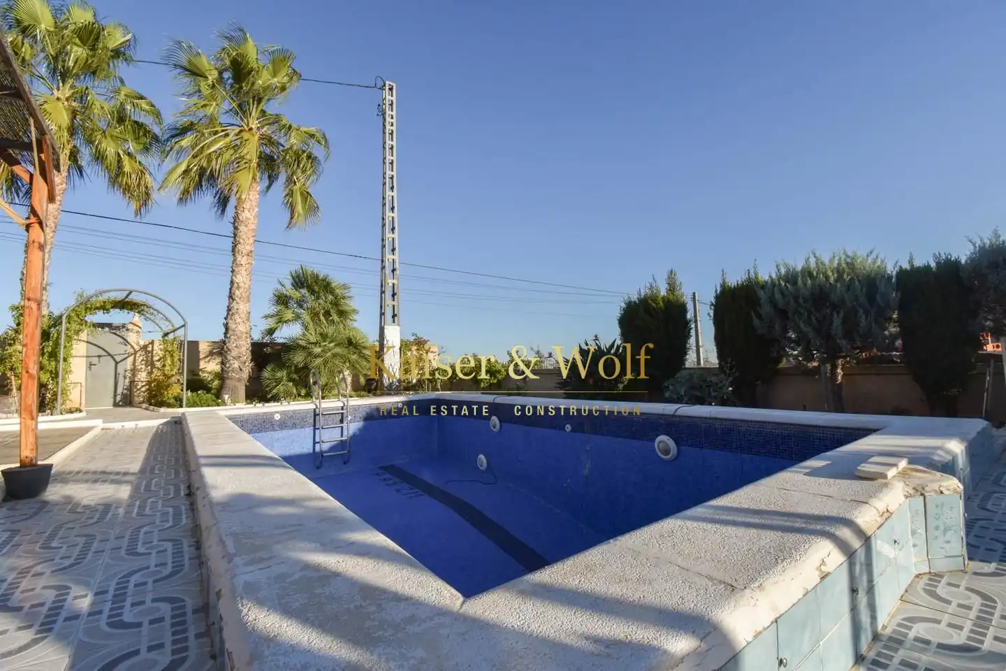 Vista exterior de Casa o xalet en venda en Albatera amb Aire condicionat, Piscina i Moblat