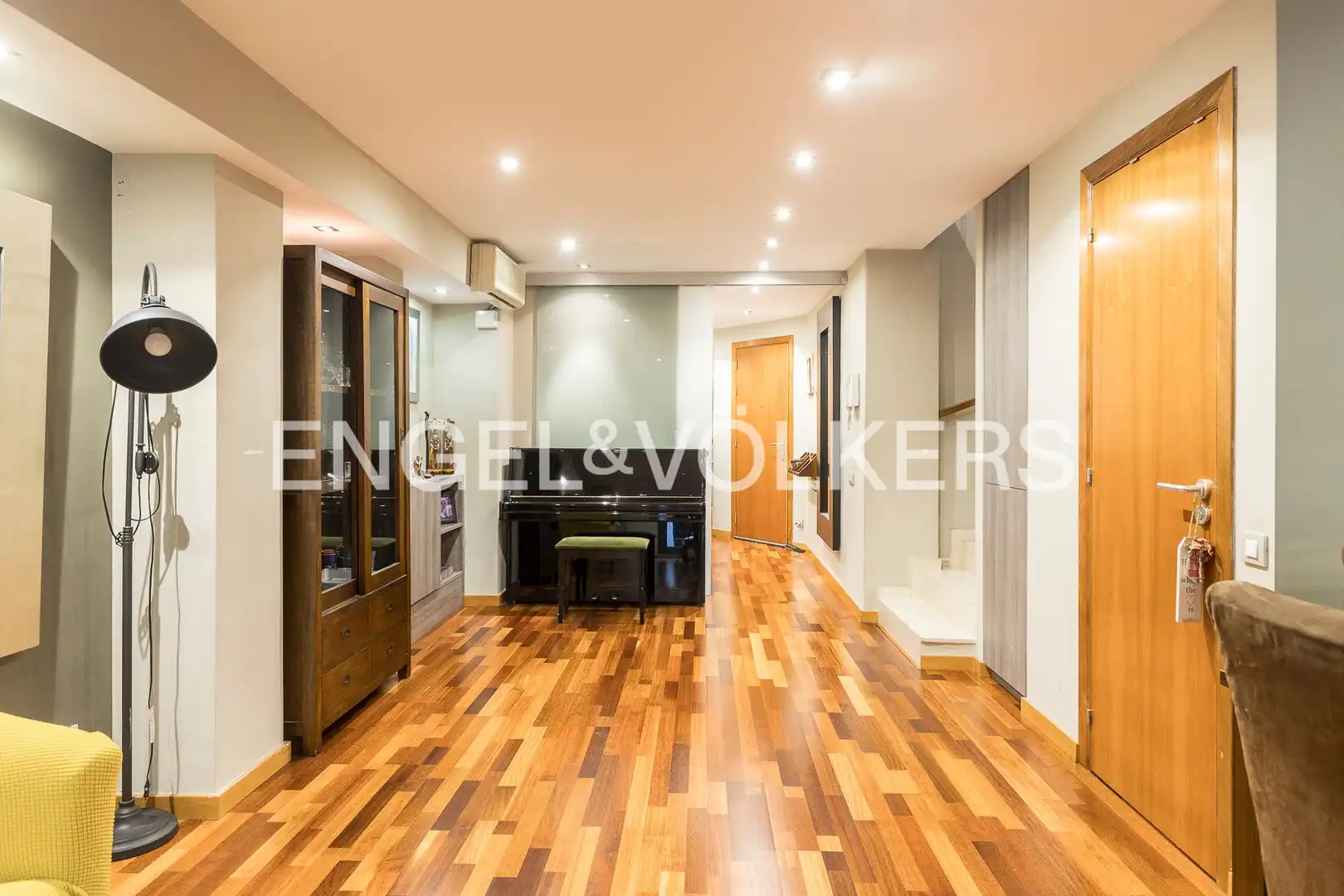 Duplexes for sale in Barcelona  with Heating, Parquet flooring and Furnished