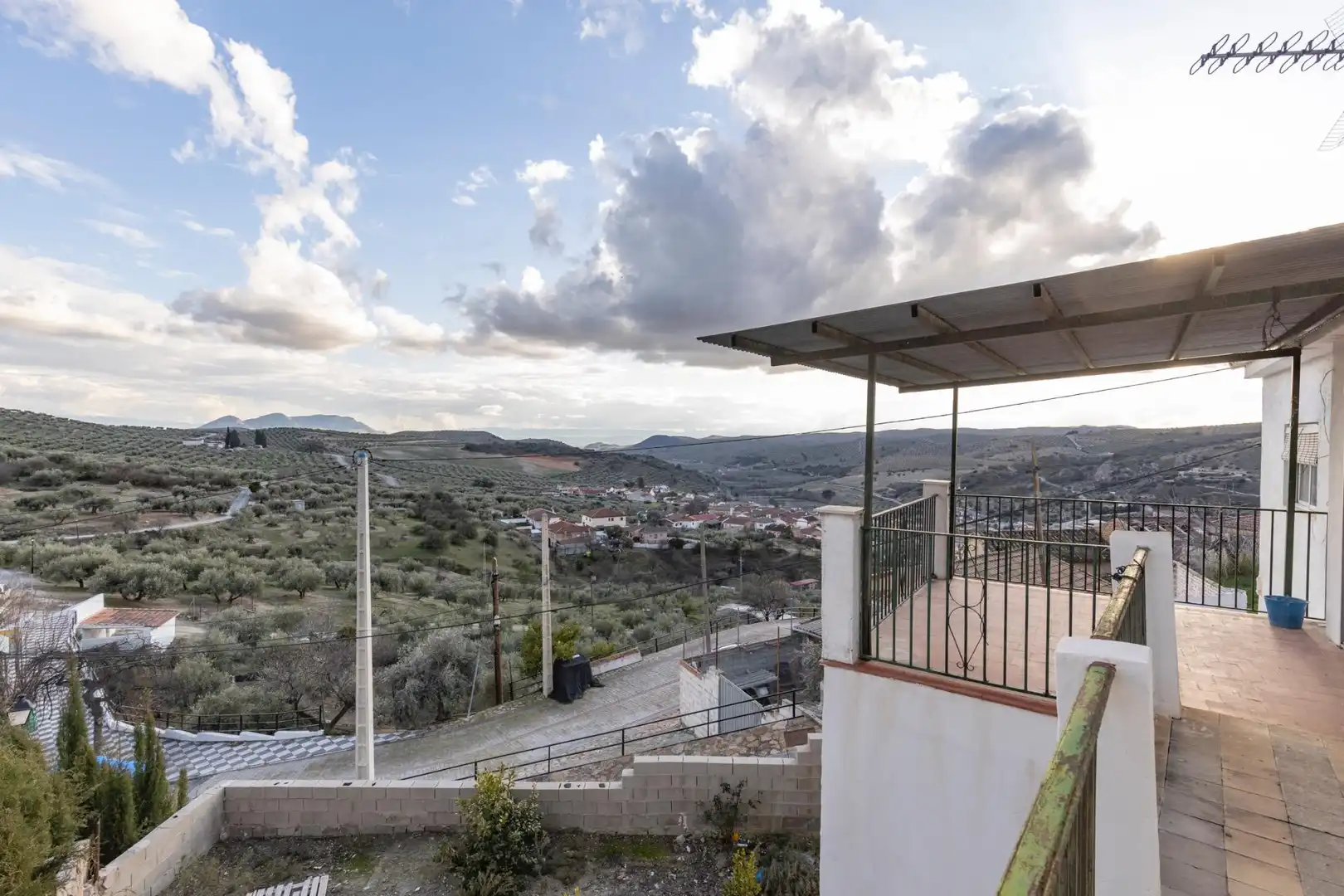 Vista exterior de Planta baja en venta en Moclín con Terraza, Amueblado y Balcón
