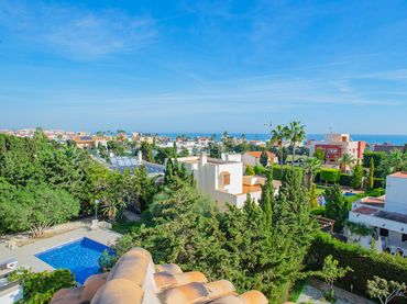 Villa con balcone in vendita a La Mata
