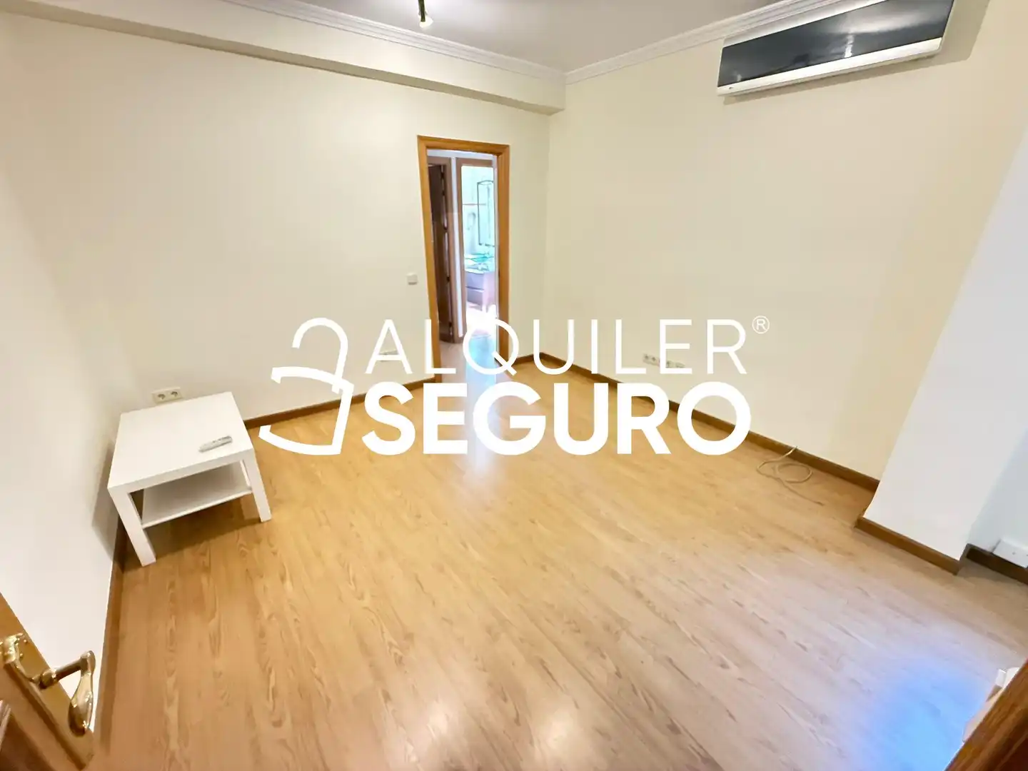 Bedroom of Flat for rent in Madrid  with Air Conditioner and Heating