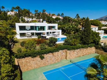 Haus mit Pool zum Verkauf in Nueva Andalucía
