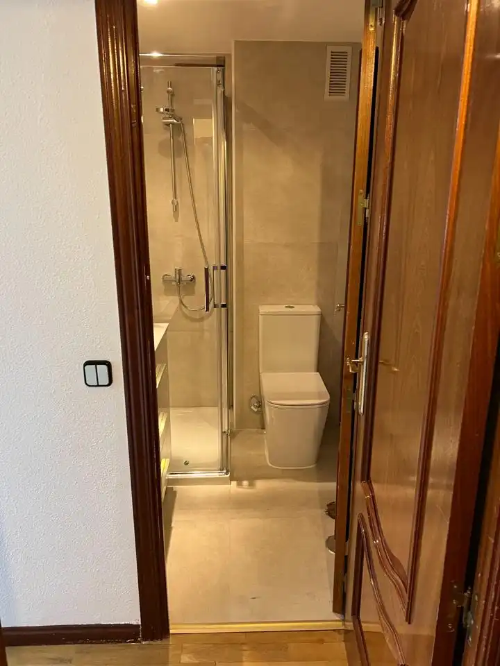 Baño de Piso de alquiler en Collado Villalba con Calefacción, Terraza y Piscina comunitaria