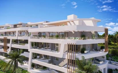 Vista exterior de Dúplex en venda en Marbella amb Aire condicionat, Terrassa i Piscina