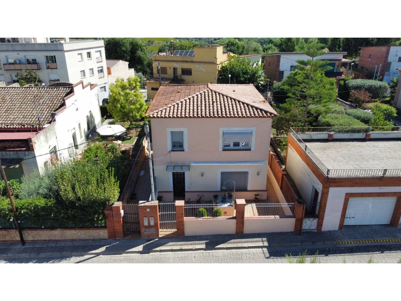 Exterior view of Flat for sale in Sant Llorenç d'Hortons  with Air Conditioner, Heating and Private garden