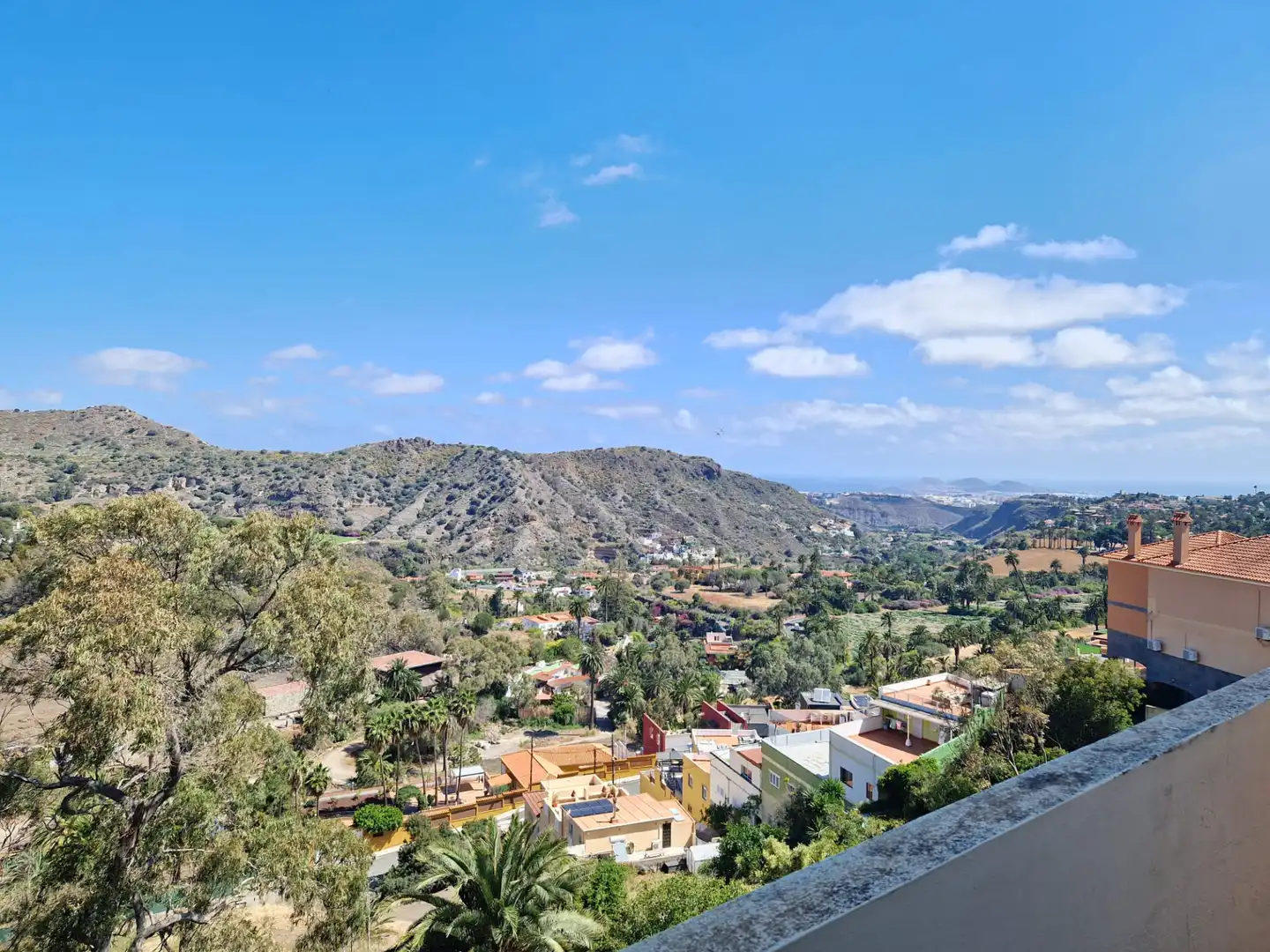 Vista exterior de Casa o xalet en venda en Las Palmas de Gran Canaria amb Jardí privat, Terrassa i Balcó