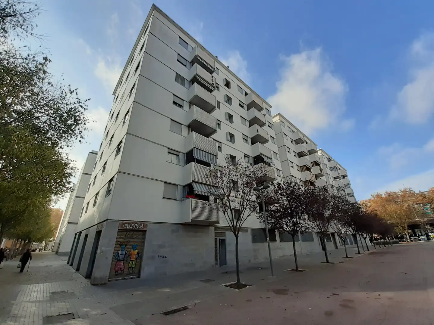 Vista exterior de Local de lloguer en Badalona