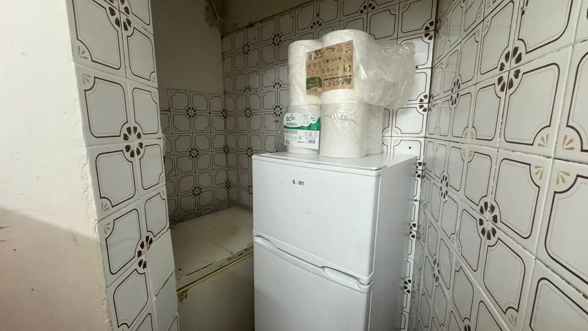 Baño de Local en venta en L'Hospitalet de Llobregat
