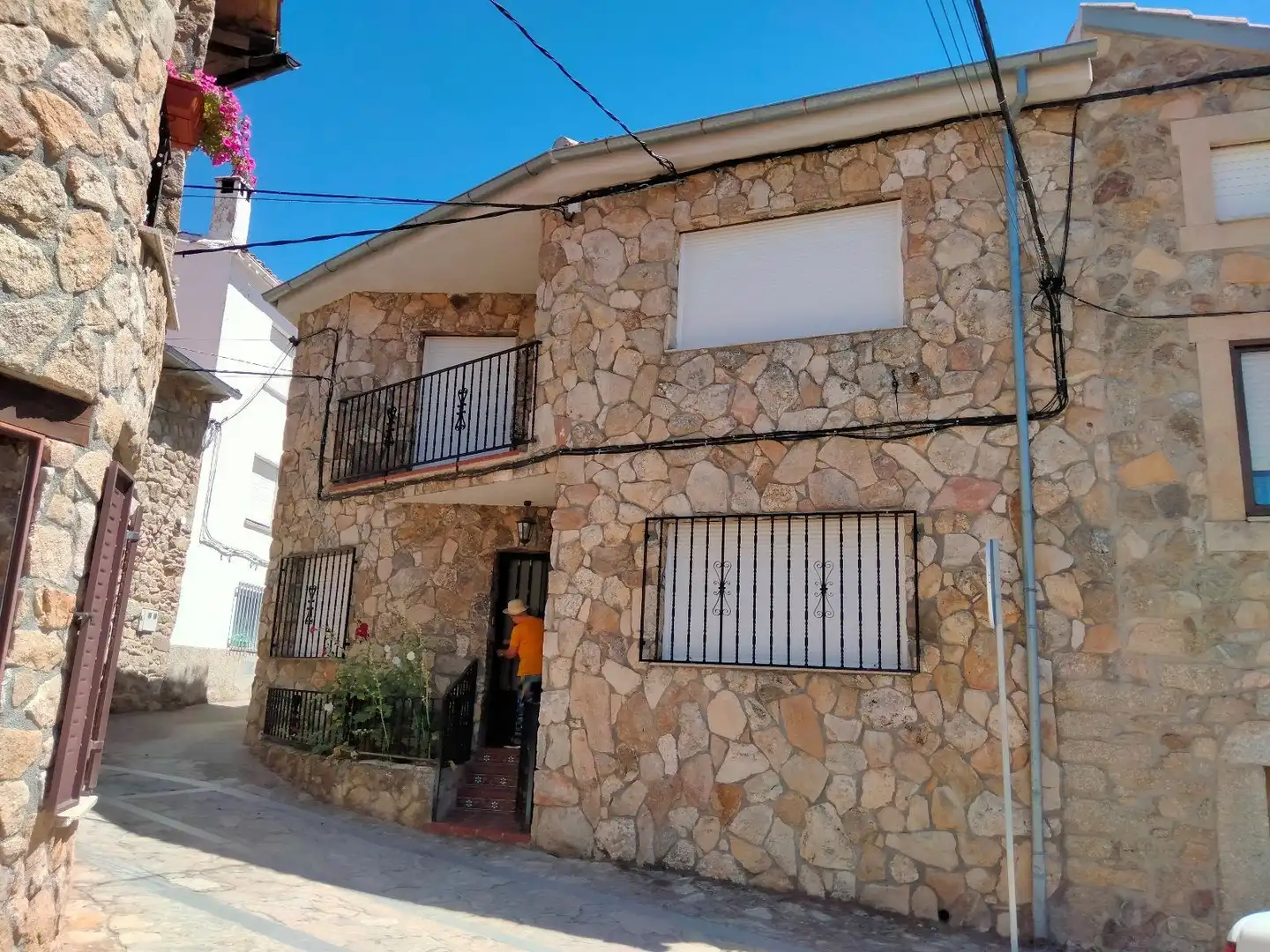 Vista exterior de Casa adosada en venta en Navacepedilla de Corneja con Calefacción y Trastero