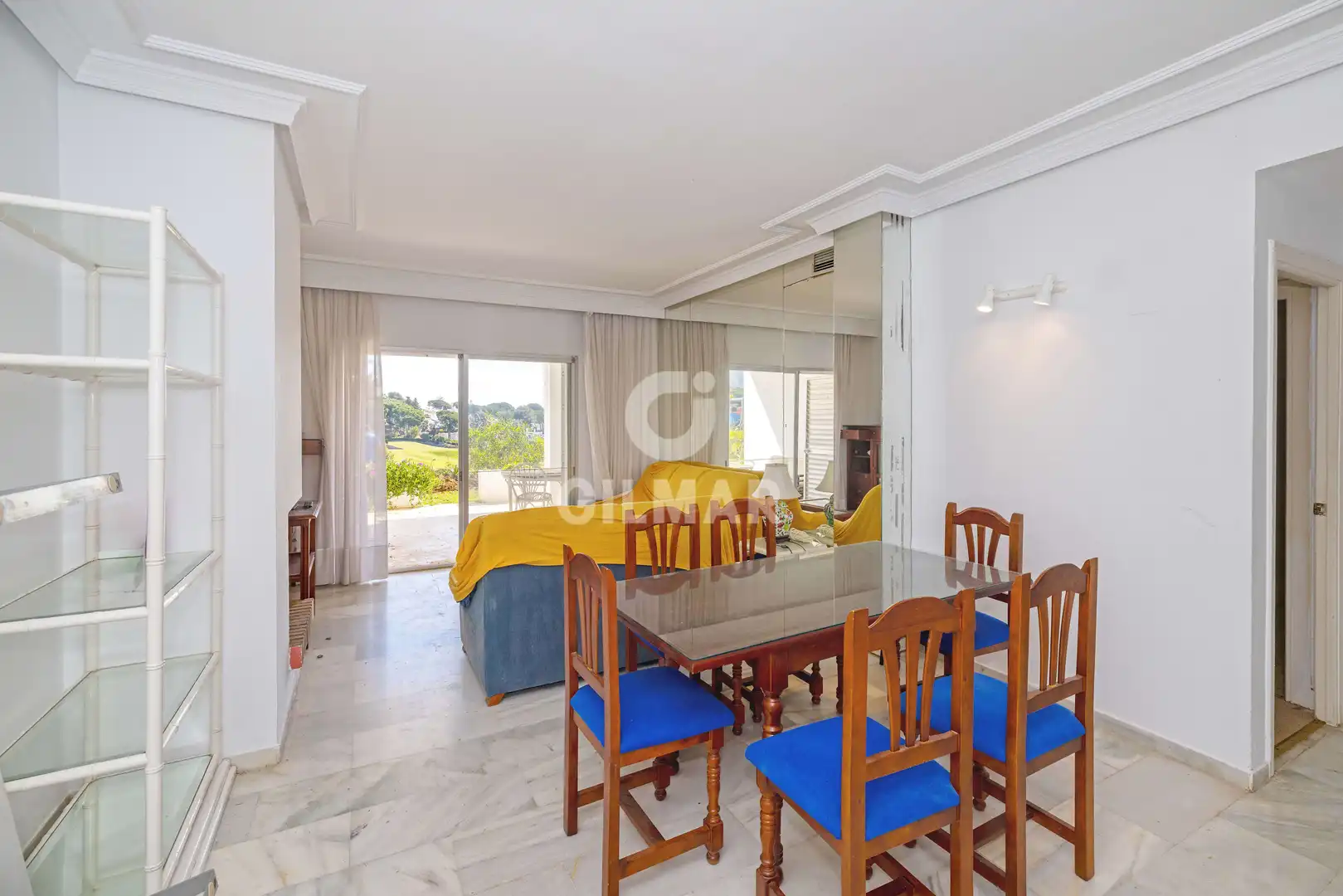 Vista exterior de Apartament en venda en Marbella amb Jardí privat, Piscina i Balcó