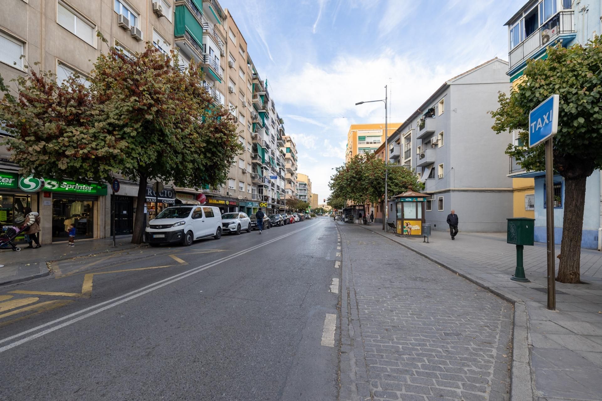 Exterior view of Flat for sale in  Granada Capital  with Air Conditioner, Balcony and Alarm